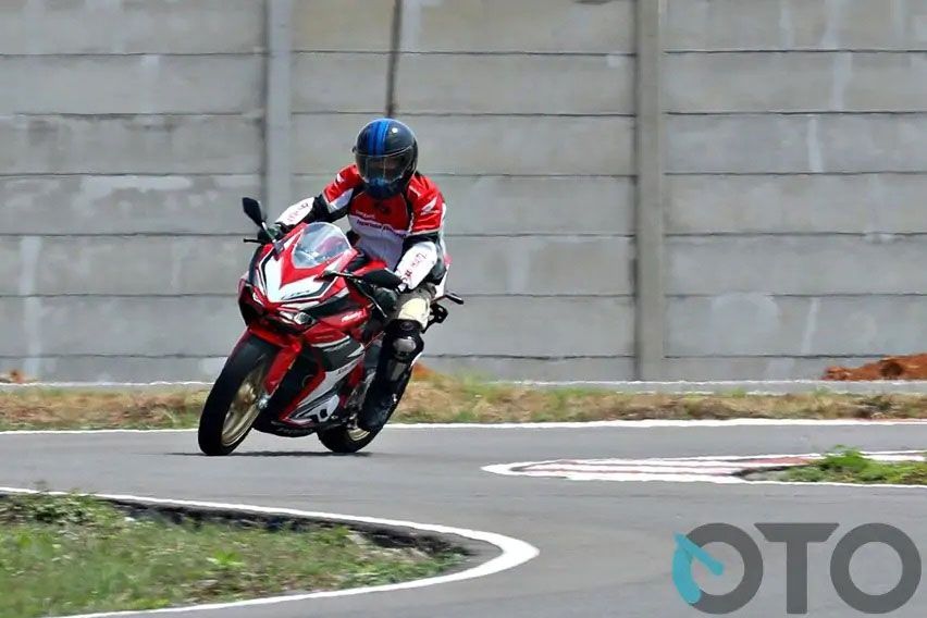 Honda CBR250RR SP