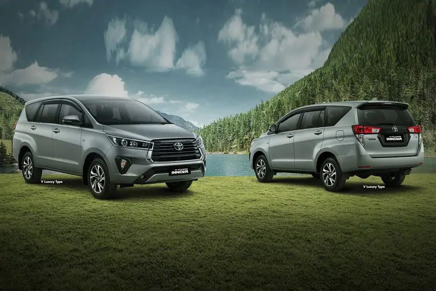 2021 Toyota Innova front and rear