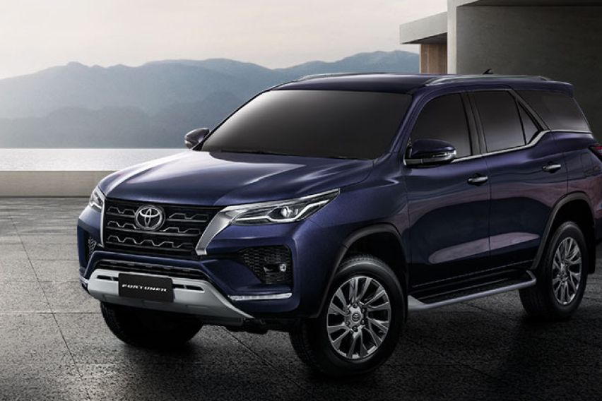 2021 Toyota Fortuner front