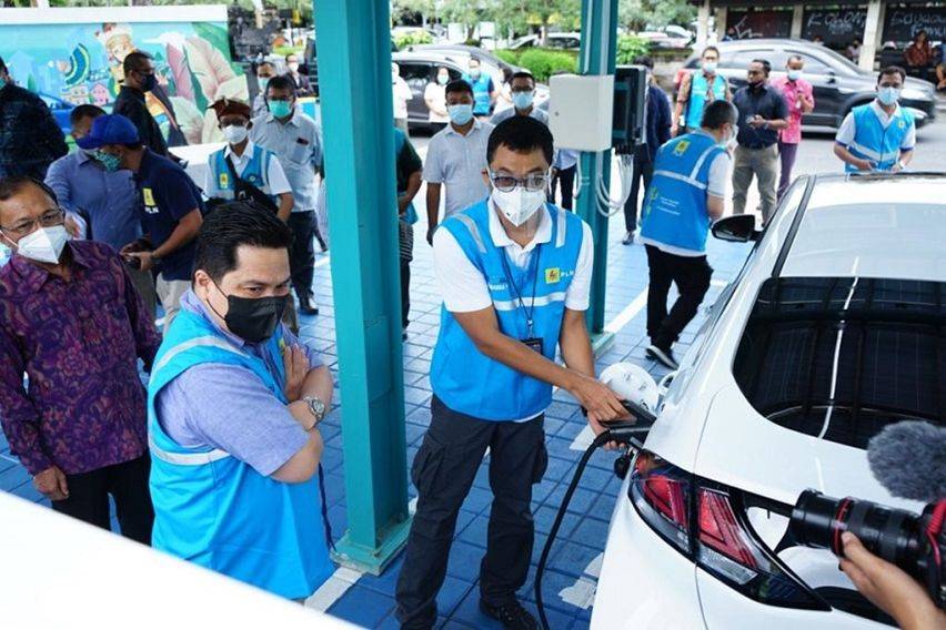 Shell Indonesia Buka Stasiun Pengisian Kendaraan Listrik Umum Perdana