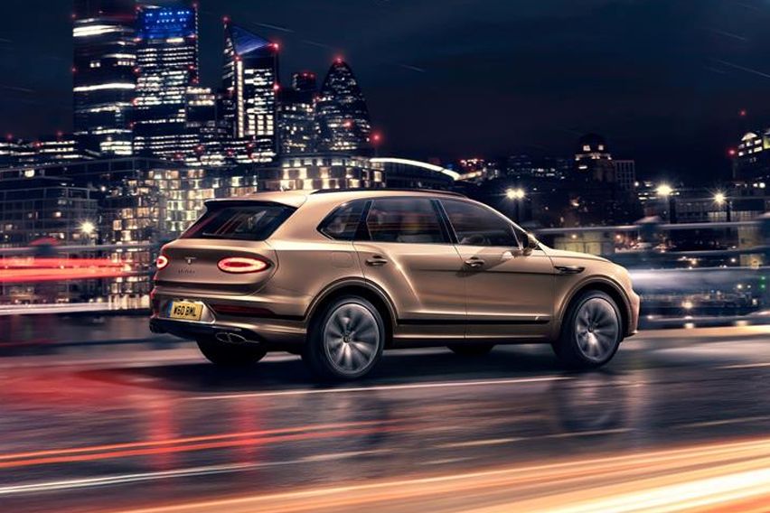 2021 Bentayga Hybrid rear