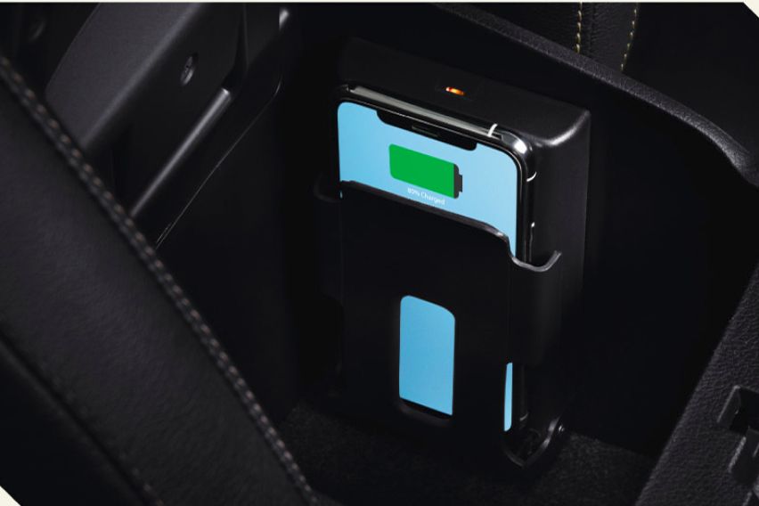 2021 Toyota Fortuner wireless charger