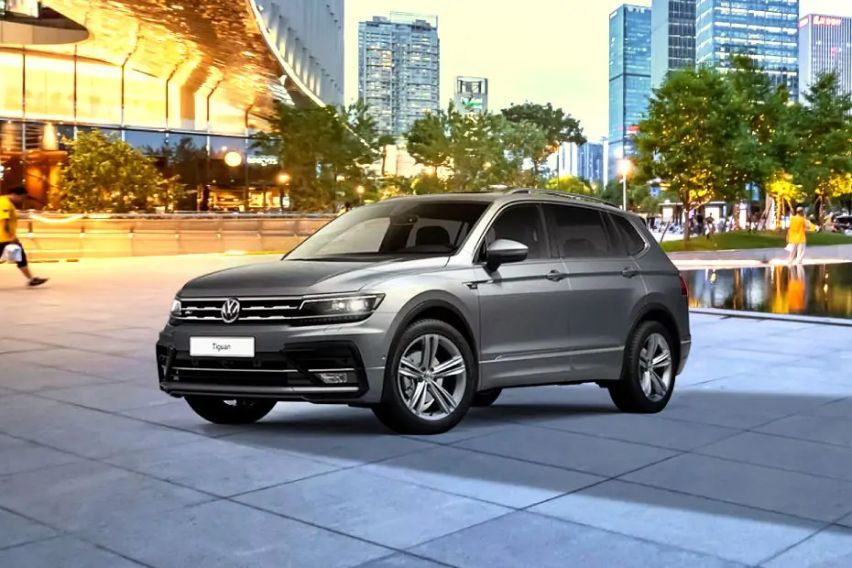 VW Tiguan Allspace front