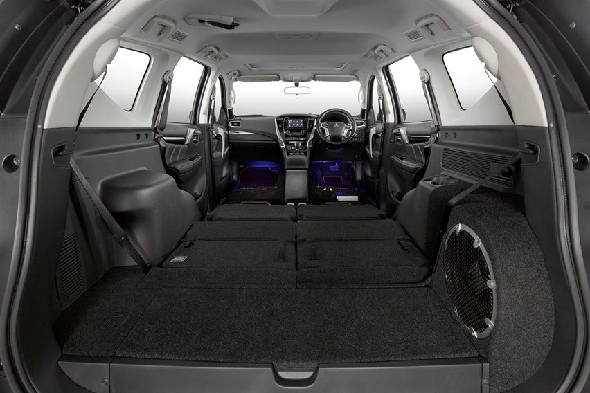 Mitsubishi Pajero Sport Dakar 4x2 limited edition Rockford Fosgate