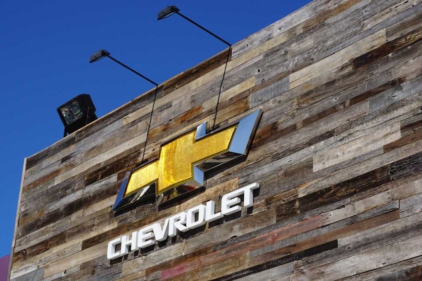 2021 CES: Chevrolet teases Bolt EUV's steering & digital instrument cluster 