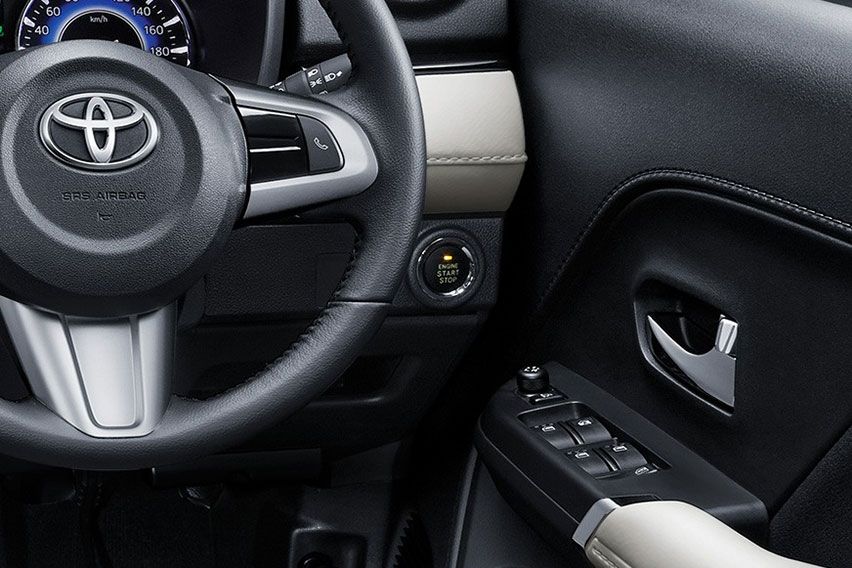 Toyota Rush interior