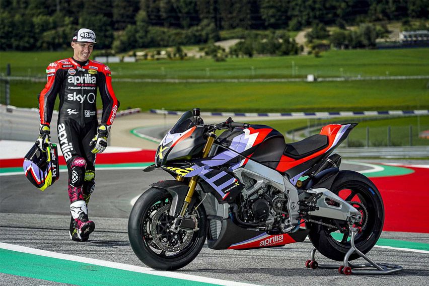  2021 Aprilia Tuono V4 details