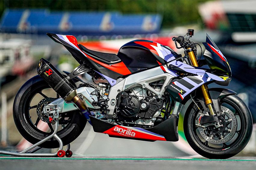  2021 Aprilia Tuono V4 side