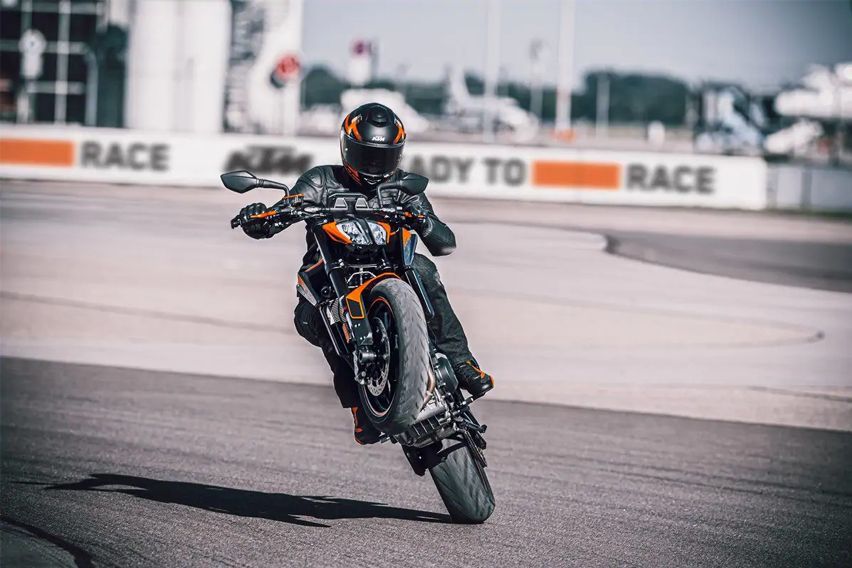 Here’s what the KTM 890 Duke has to offer 