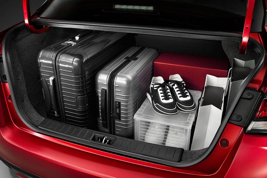 Nissan Almera Turbo boot space