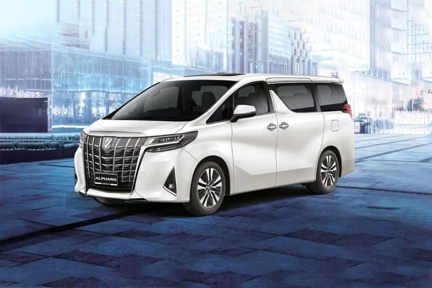 Toyota Alphard front