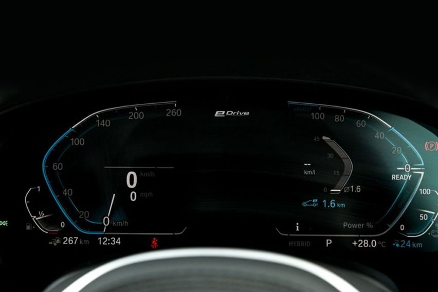 BMW 5 Series SUV instrument cluster
