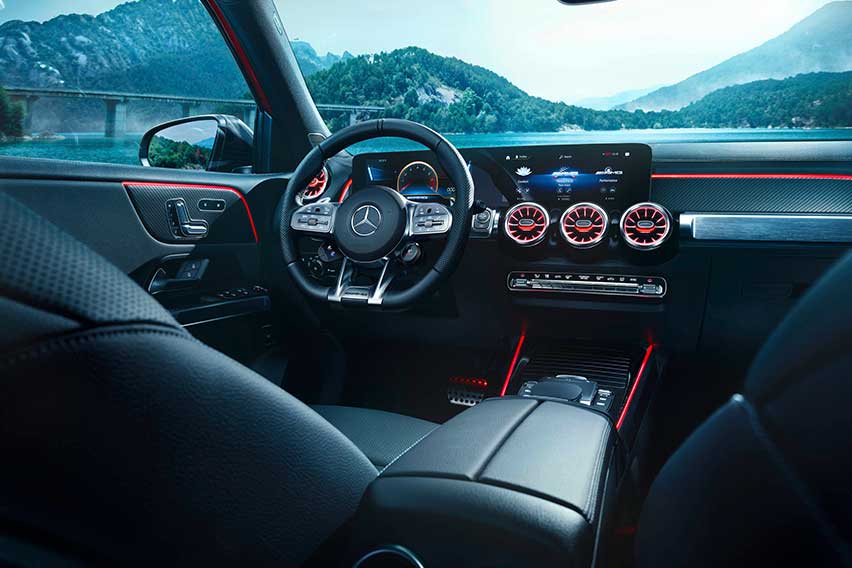 Mercedes-Benz AMG GLB 35 4MATIC Cockpit