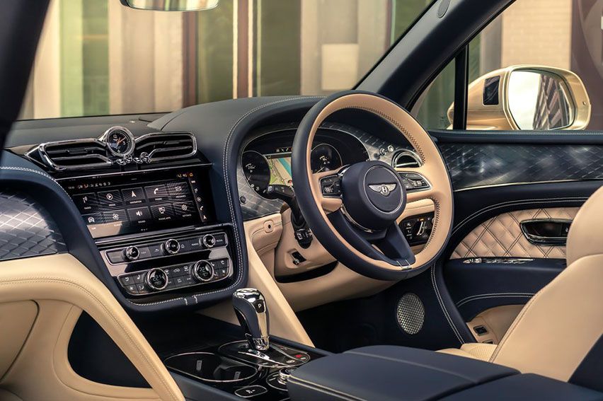 Bentley Bentayga Hybrid interior
