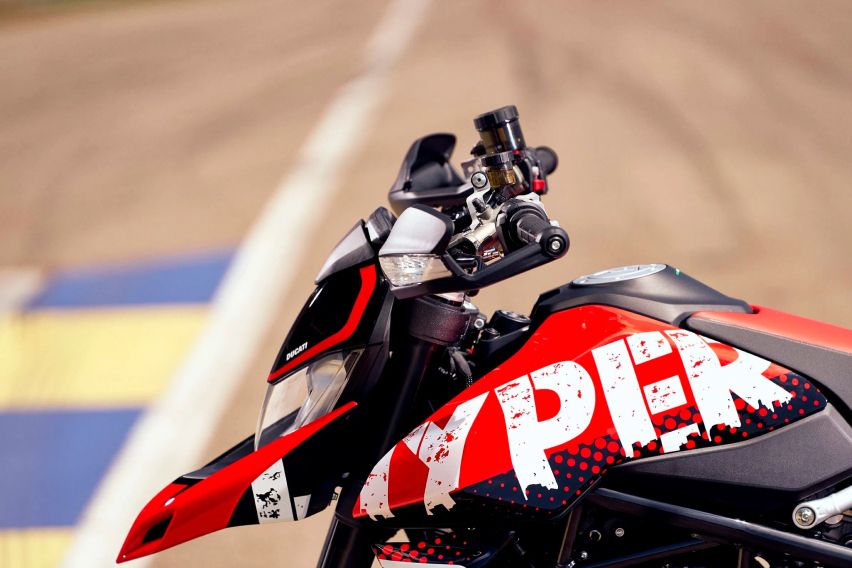2021 Ducati Hypermotard 950 RVE graphics