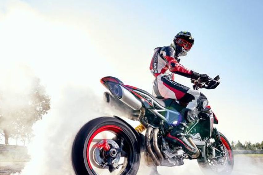 2021 Ducati Hypermotard 950 RVE performance