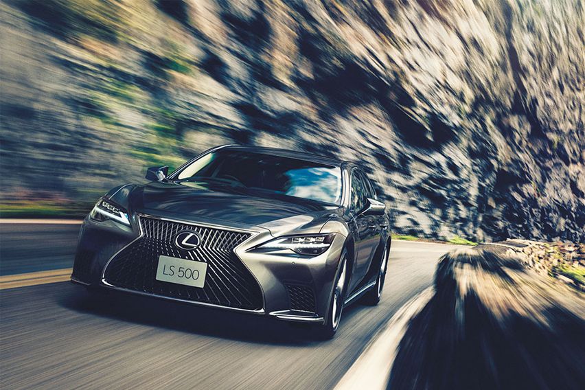 2021 Lexus LS 500 front