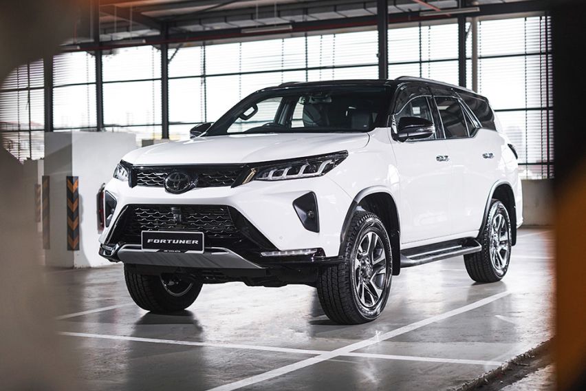 2021 Toyota Fortuner front