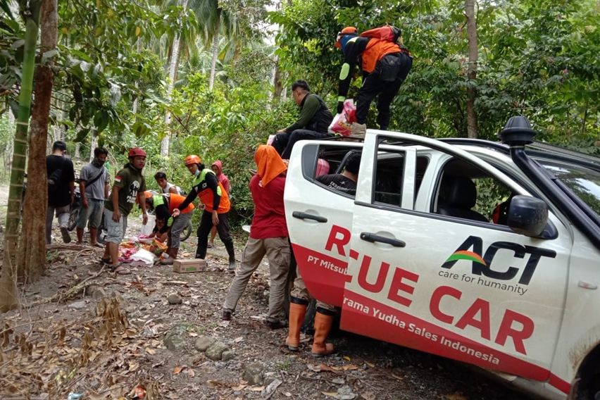 Outlander PHEV & Triton Rescue Car