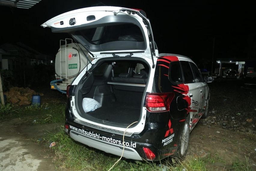 Outlander PHEV & Triton Rescue Car