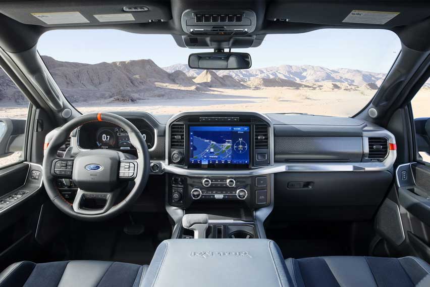 Ford F-150 Raptor cabin