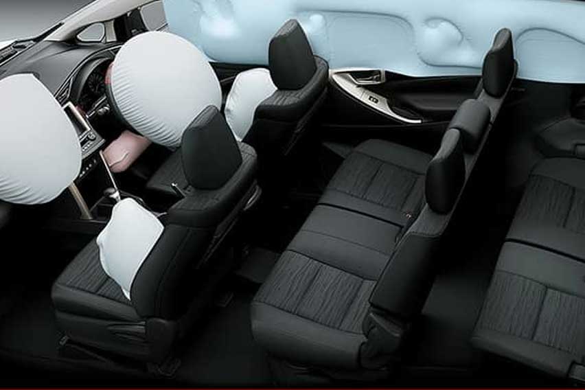 2021 Toyota Innova cabin