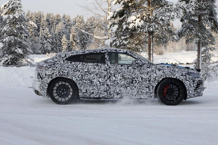 Lamborghini Urus facelift side