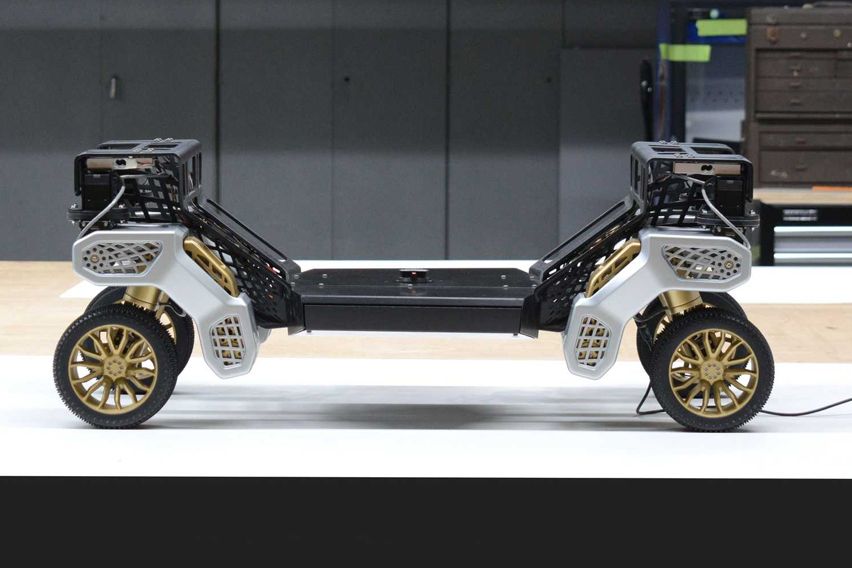 Hyundai Tiger X-1 Ultimate Mobility Vehicle side