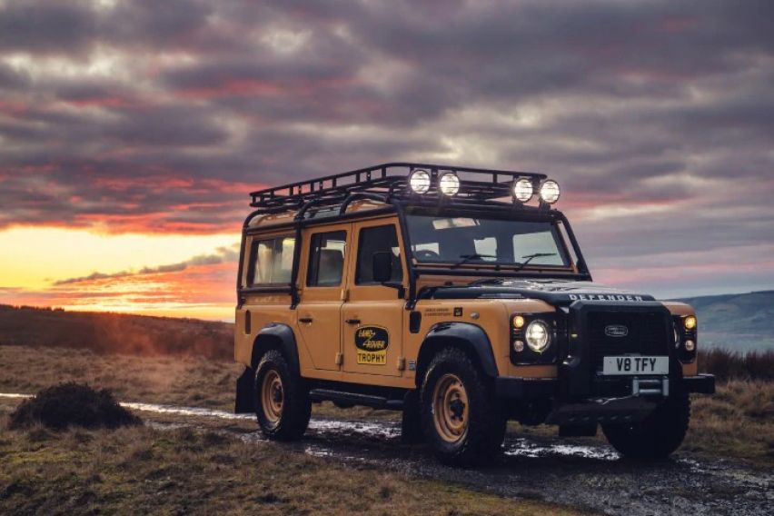 Land Rover Defender Works V8 Trophy front