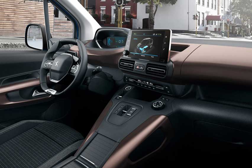  2021 Peugeot e-Rifter cabin