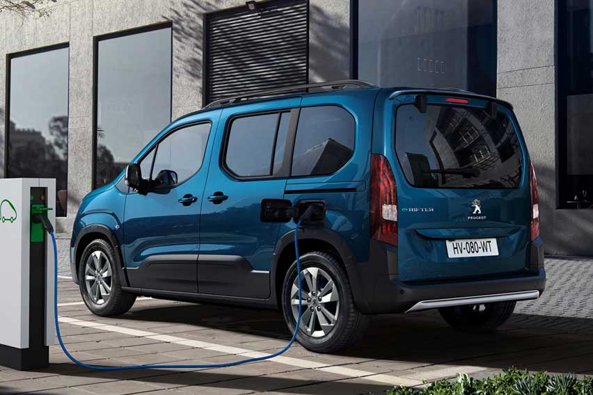  2021 Peugeot e-Rifter rear