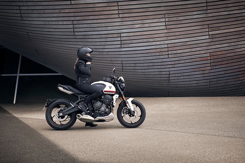 new 2021 Triumph Trident EXTERIOR