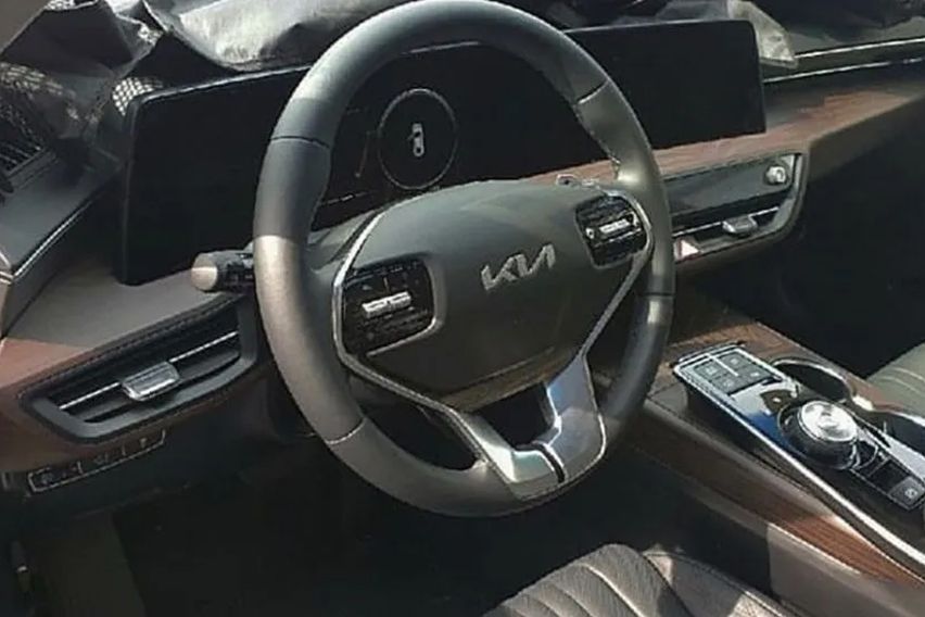Kia K8 sedan interior