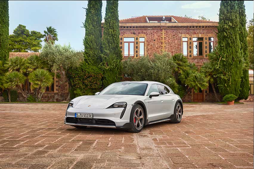 Porsche Taycan Cross Turismo 