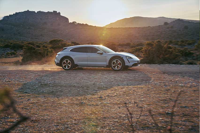 Porsche Taycan Cross Turismo 