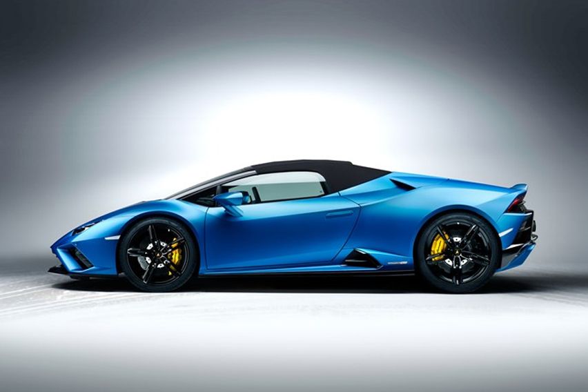 Lamborghini Huracan STO side