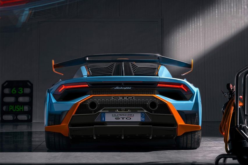 Lamborghini Huracan STO rear