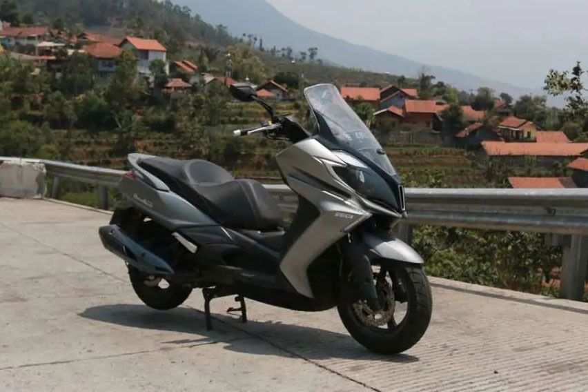 Kymco Downtown 250i