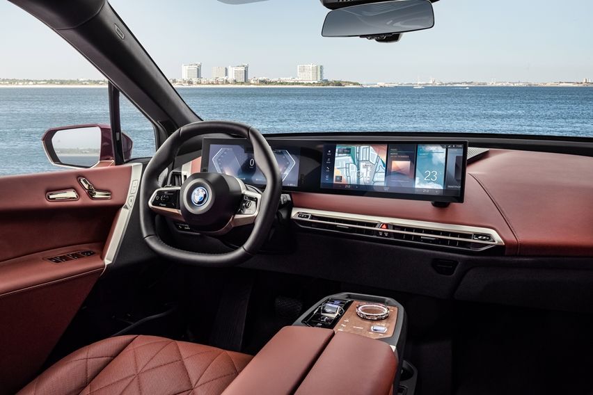 BMW iDrive Generasi Termutakhir Janjikan Dialog Laksana Hubungan Antarmanusia