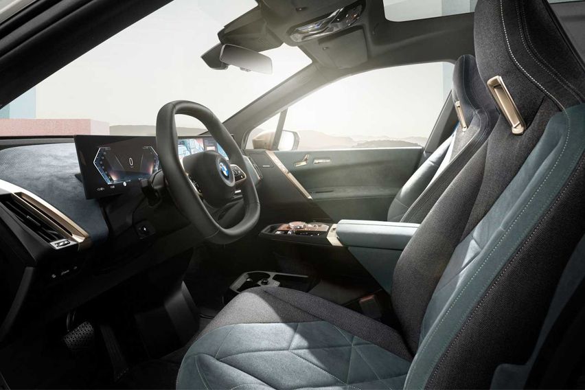 All-new BMW i-Drive in iX
