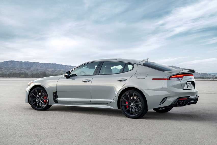 2022 Kia Stinger rear