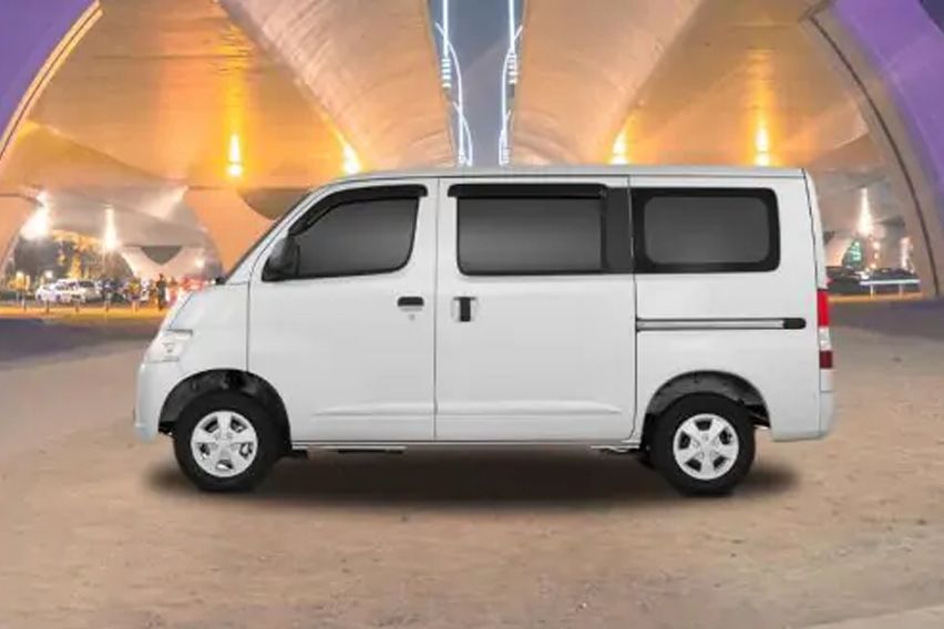 Daihatsu Gran Max Euro 4 side