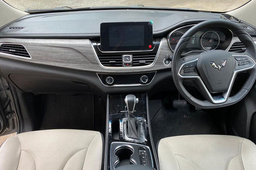 OTO-Wuling Cortez CT interior