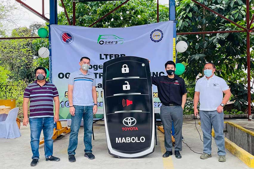 Toyota Customized Taxi Units Turn Over Ceremony to Ogre Transport 