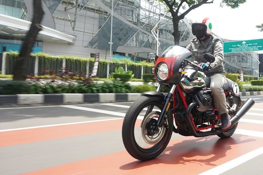 First Ride Moto Guzzi V7 III Racer 10th Anniversary