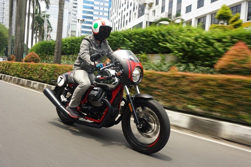 First Ride Moto Guzzi V7 III Racer 10th Anniversary