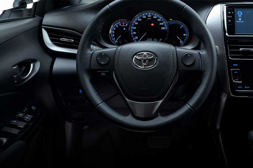 Toyota Yaris steering wheel