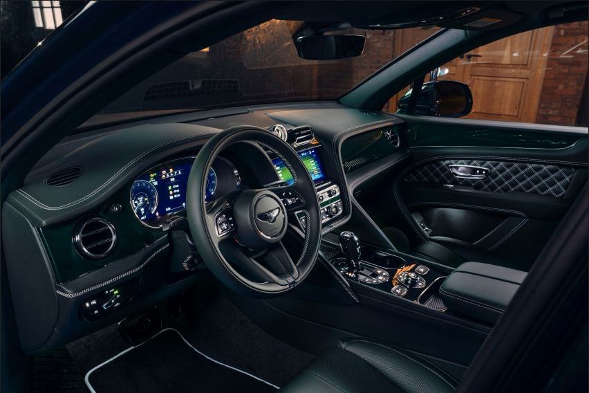 Bentley Bentayga Hybrid interior
