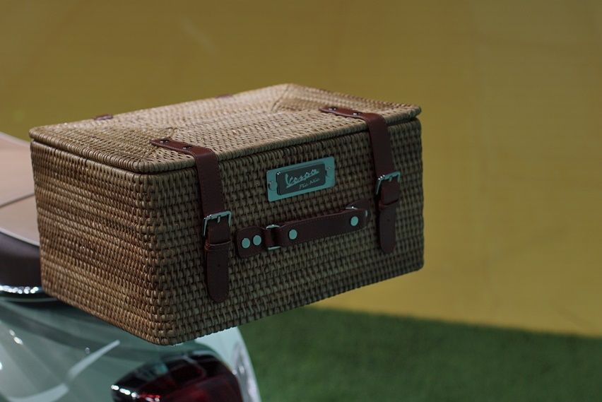 Vespa Primavera Picnic