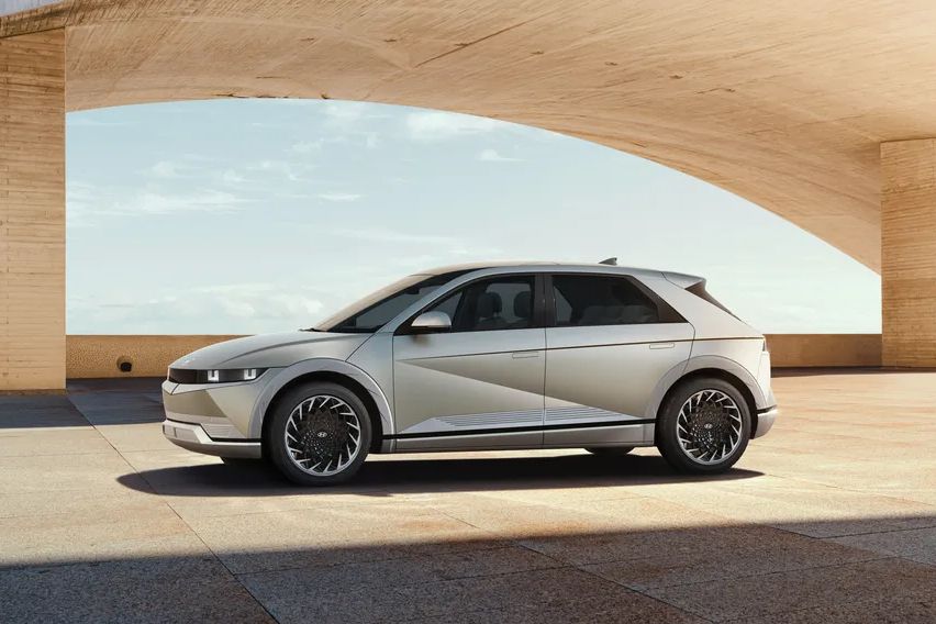 Hyundai Ioniq 5 side